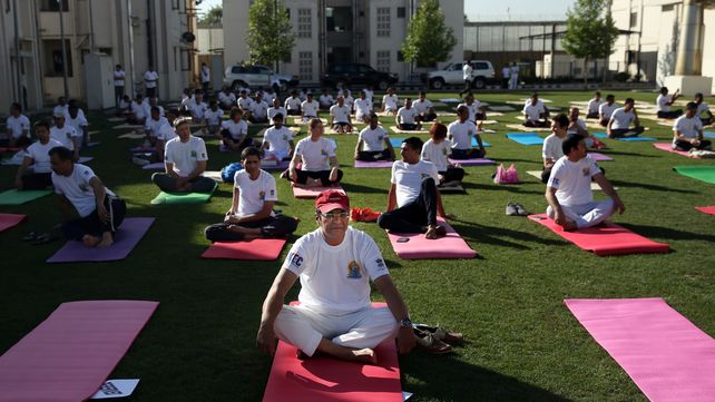 La India  celebra el Día Internacional del Yoga