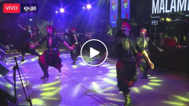 Una multitud en la segunda noche de la Fiesta Nacional del Mate