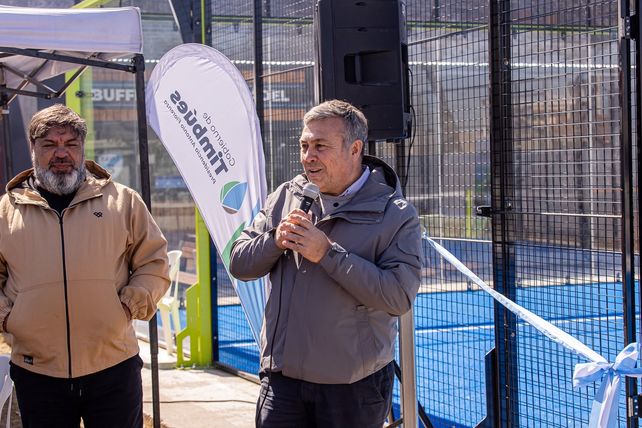 Inauguraron en el Club Sarmiento de Timbúes una nueva cancha de pádel