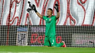 Keylor Navas no estuvo en el arco de Newells en el debut por una dolencia estomacal.