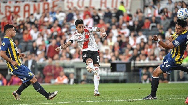 River no puede con Central en el Monumental.