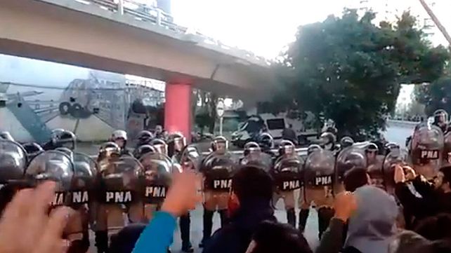 Bullrich no descartó el uso de la fuerza y dijo que están hartos de los paros