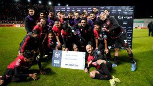 Newells dejó en el camino a Defensa y Justicia en San Nicolás.