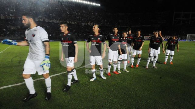 Paolo Montero apostará por la misma formación que viene de vencer a Talleres y aún recibió goles en el presente campeonato. Paolo Montero apostará por la misma formación que viene de vencer a Talleres y aún recibió goles en el presente campeonato.