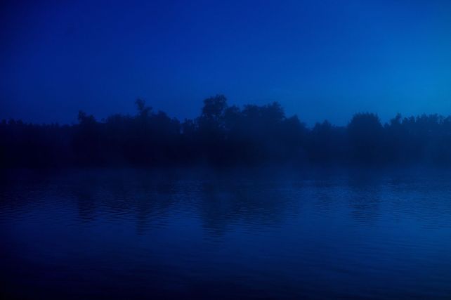 Obra fotogr&aacute;fica sobre el remanso del r&iacute;o del artista Sebasti&aacute;n L&oacute;pez Brach en Contraviento