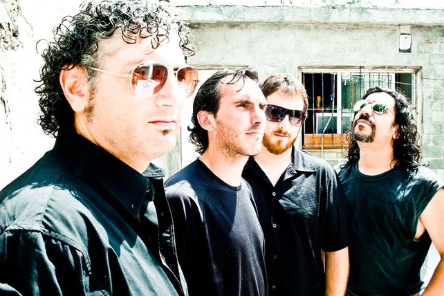Calle Ramiro Maradey, un homenaje a un emblema del rock local