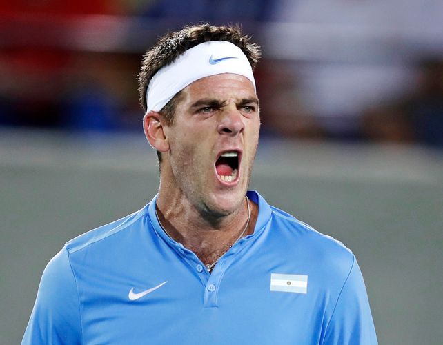 Con el corazón en la mano. Delpo jugó un gran tenis que Nole no supo quebrar.