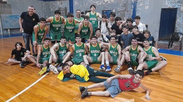 Regatas Santa Fe eliminó a UNL y ascendió al máximo nivel del básquet asociativo.