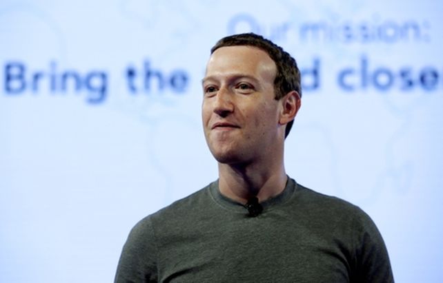 mark zuckerberg. El fundador y alma mater de Facebook aceptó errores y prometió proteger los datos.