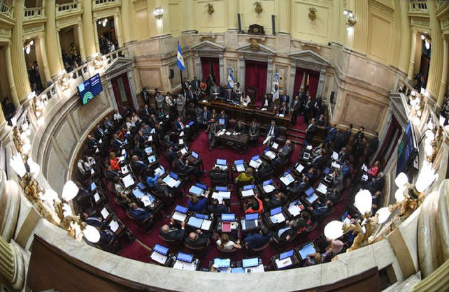 El debate demand&oacute; m&aacute;s de nueve horas en la C&aacute;mara alta.