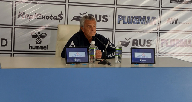 Pipo Gorosito durante la conferencia de prensa previo al choque con Central.
