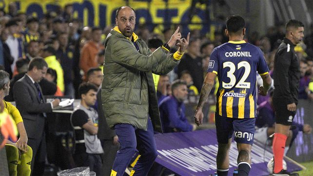 El todavía entrenador interino Matías Lequi
