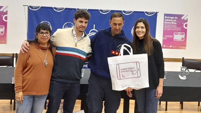 Entregan 150 tablets para estimular alfabetización digital