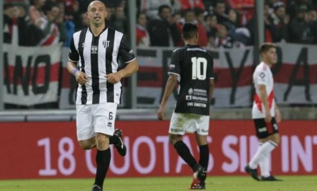 Renzo Vera no sabe si continuar&aacute; en Gimnasia de Mendoza.&nbsp;