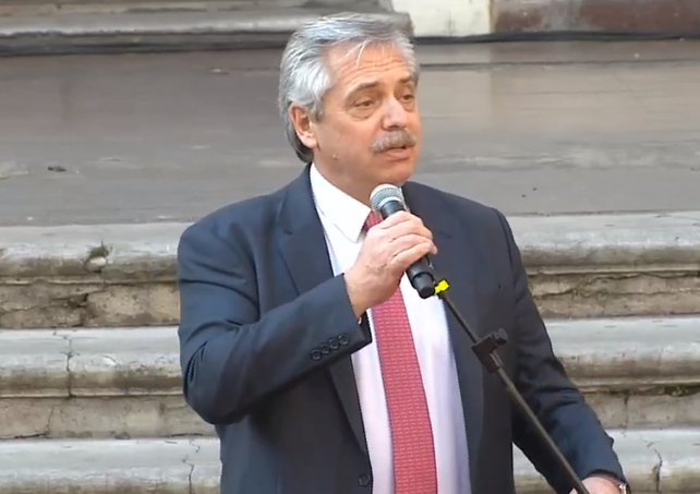 Alberto Fernández firmó su compromiso con las provincias