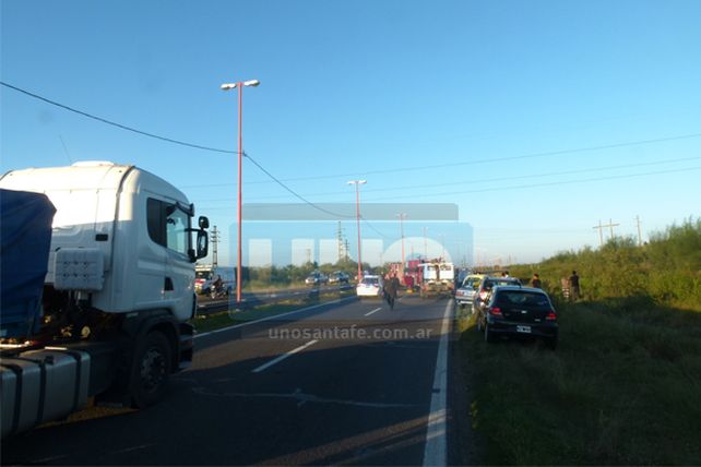 Murieron dos personas en un violento choque en la circunvalación oeste