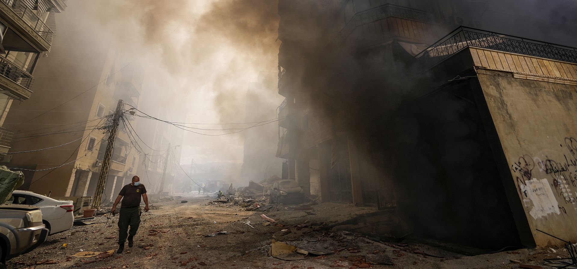 El humo se eleva desde el lugar de un ataque aéreo israelí en Dahiyeh, Beirut, Líbano, el miércoles 2 de octubre de 2024. (Foto AP/Hassan Ammar) El humo se eleva desde el lugar de un ataque aéreo israelí en Dahiyeh, Beirut, Líbano, el miércoles 2 de octubre de 2024. (Foto AP/Hassan Ammar)