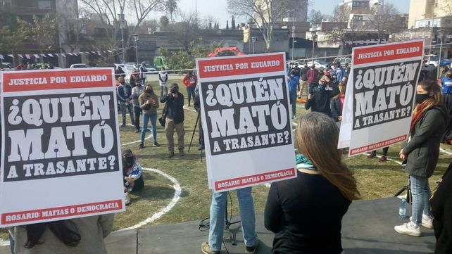 Una de las movilizaciones frente al Centro de Justicia Penal exigiendo justicia por el homicidio de Trasante.