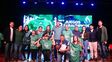 Durante la presentación, las autoridades exhibieron las remeras de competencia y las medallas que recibirán los participantes