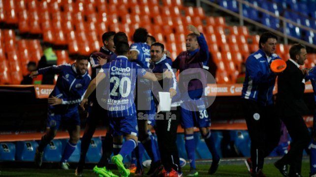 Godoy Cruz hizo historia y se metió en los octavos de final