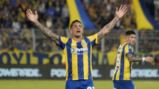 El festejo de Enzo Copetti después de marcar su primer gol en mucho tiempo.
