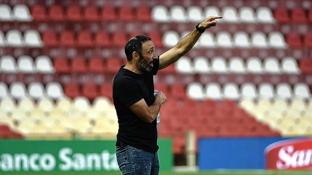 El técnico de Unión Juan Manuel Azconzábal repetirá la defensa por cuarto partido consecutivo.