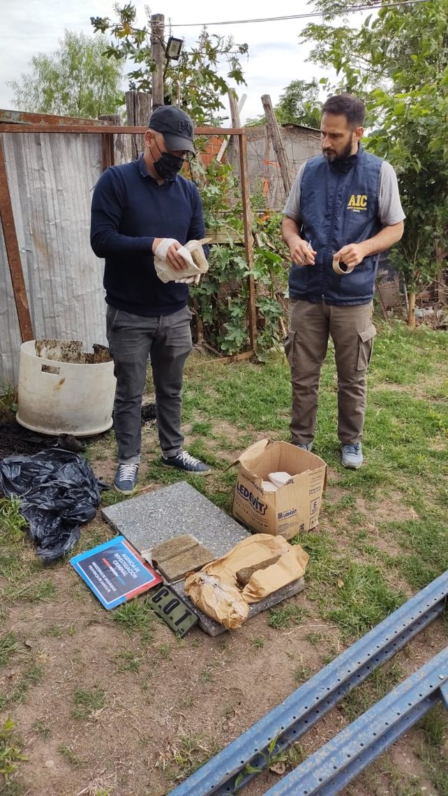 Encuentran nueve kilos de marihuana en un allanamiento en Capitán Bermúdez