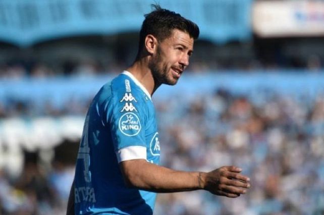 Colón no se baja de la pelea por Lértora