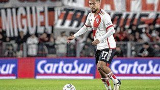 El chileno Paulo Díaz sufrió un desgarro y se pierde el superclásico ante Boca.