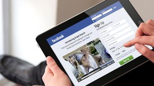 Un padre publicó una foto de su hija adolescente en topless como forma de castigo