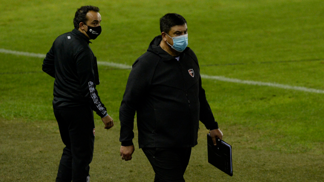 Burgos tiene que definir a los futbolistas que jugarán en el Coloso.