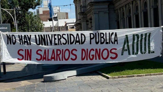 Universitarios cerraron con el Gobierno una recomposición del 24