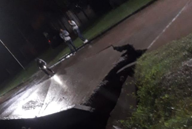 Vecinos de Santa Elena advierten que hay viviendas en peligro por el deslizamiento de barrancas