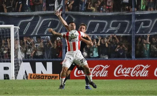 Nacho Russo jugó ocho de los nueve partidos en el torneo, tres de ellos como titular. Marcó un gol.