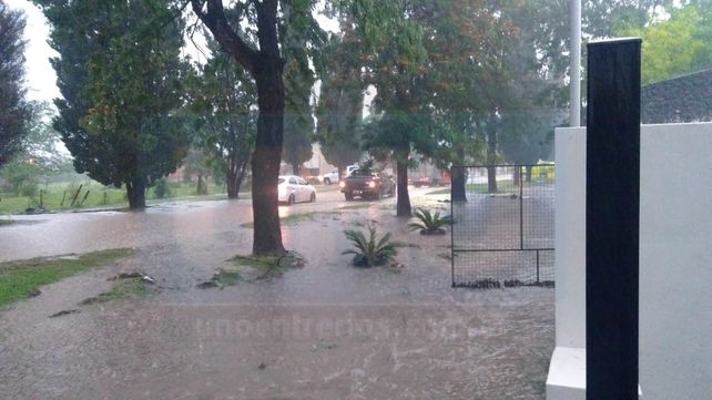 Por las intensas lluvias, una parte de Nogoyá se inundó