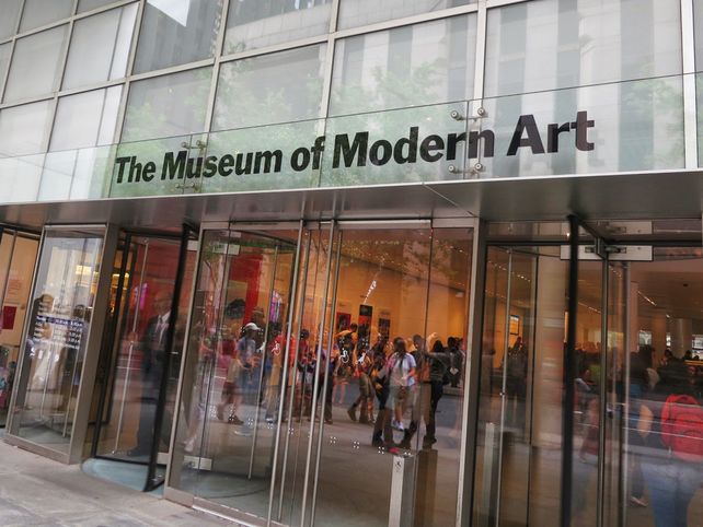 El Museo de Arte Moderno de Nueva York.