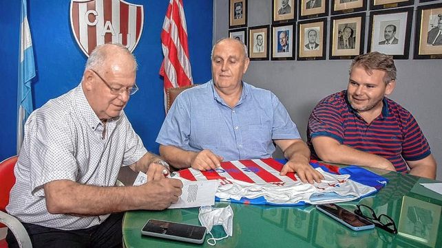 El presidente de Unión suscribió el acuerdo con un nuevo sponsor para las divisiones inferiores.