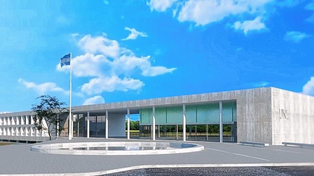 El aulario se está construyendo en el linde de la reserva de la universidad.