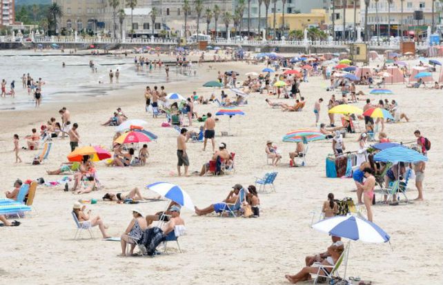 La imponente playa de Piriápolis.