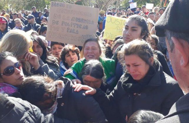 Marcha. Una multitud reclamó por el esclarecimiento del hecho