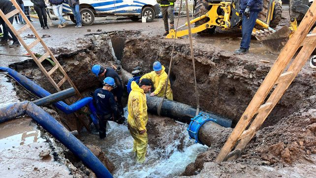 El corte de agua se produjo a raíz de una falla en Urquiza y Alvear. El corte de agua se produjo a raíz de una falla en Urquiza y Alvear.