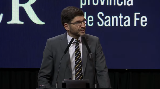El gobernador Maximiliano Pullaro disertó en el marco del 140º aniversario de la Bolsa de Comercio.