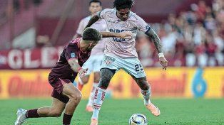 Unión perdió con Lanús en La Fortaleza y no hace pie en el inicio