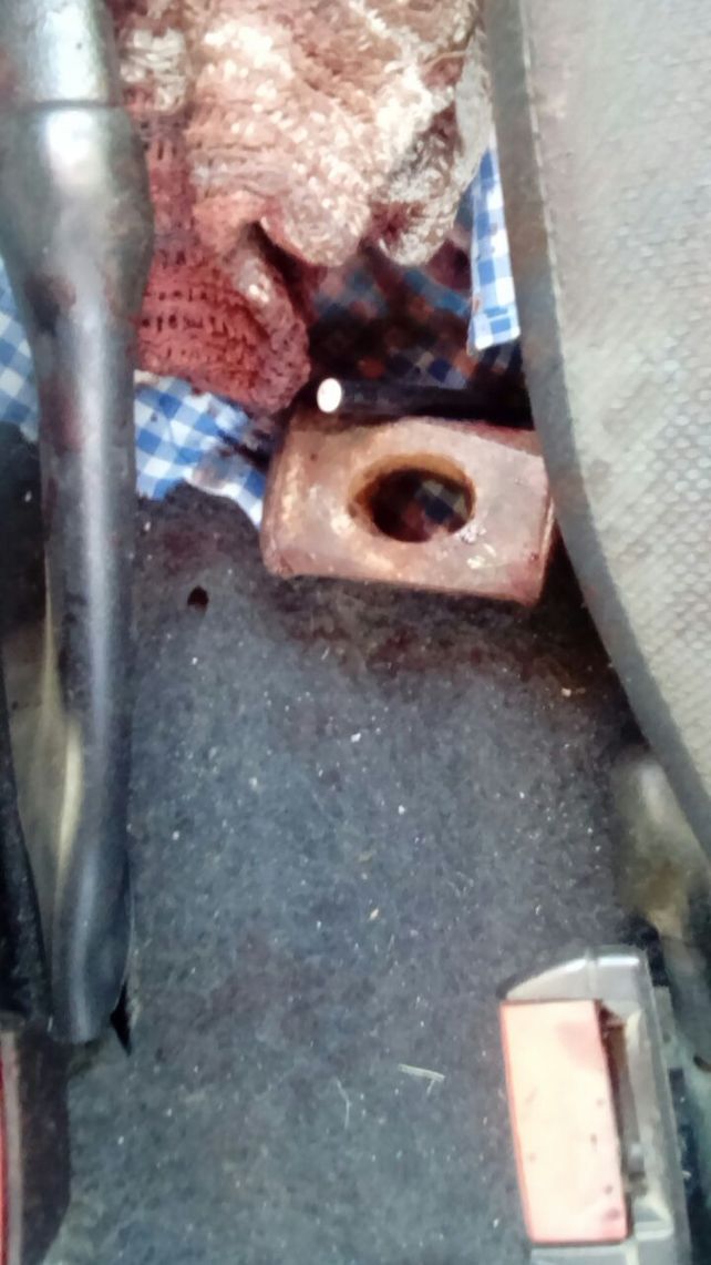Tomó un taxi en Paraná, se hizo llevar hasta Crespo, atacó al chofer y le robó