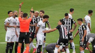 Mineiro reclamará ante la Conmebol por el arbitraje argentino en la final de la Libertadores