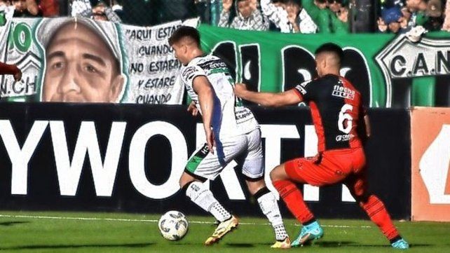 Colón perdió contra Nueva Chicago y a nueve fechas del final está a cinco unidades de la cima en la zona B.