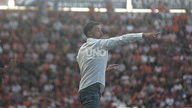 Kily tiene la difícil misión en Unión de rearmar otra vez la defensa para recibir a Gimnasia