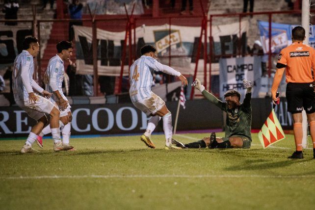 Atlético Tucumán ganó la tanda de penales y se clasificó.