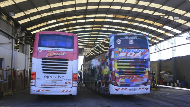 Frente a Flecha Bus protestaron por el despido de 37 trabajadores