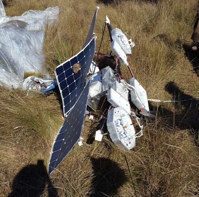 Valioso. Los restos de la nave usada para llevar internet a áreas rurales.